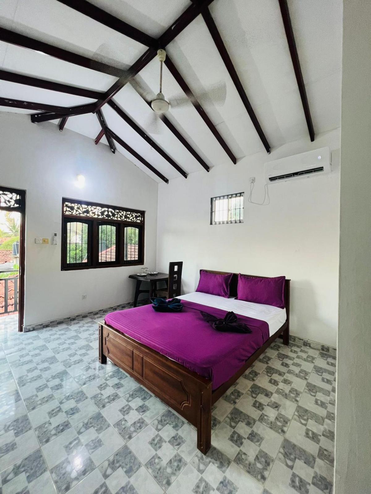Honey Beach Hostel Negombo Exterior foto