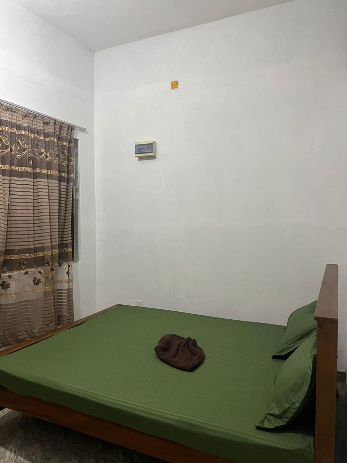 Honey Beach Hostel Negombo Exterior foto